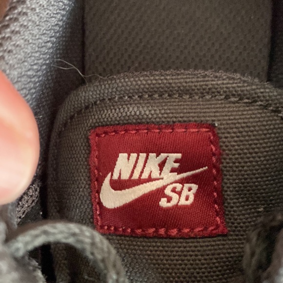 Nike SB tennis shoes. Navy with burgundy swoosh. Size 1.5 - Picture 3 of 5